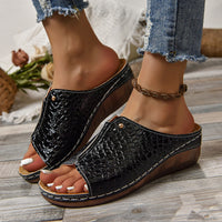 Crocodile-Pattern Wedge Sandals – Fish Mouth Summer Slippers with Thick Sole for Women’s Outdoor Style
